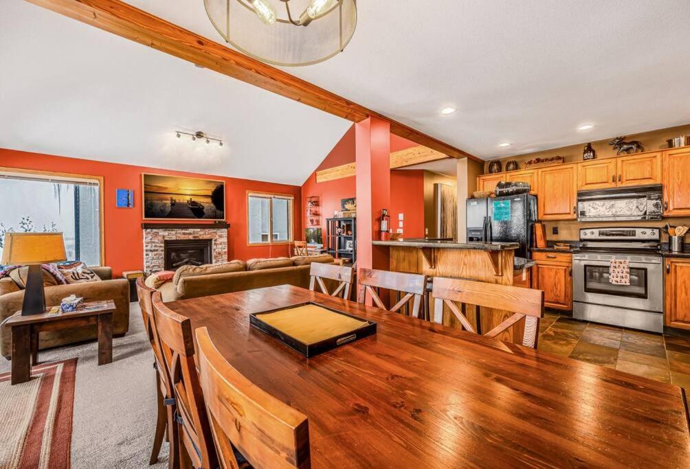 Fresh Tracks Retreat - Ski In Out Mtn View & Private Hot Tub Big White Ski Resort Экстерьер фото