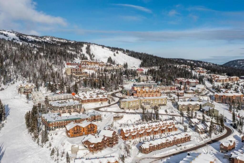 Fresh Tracks Retreat - Ski In Out Mtn View & Private Hot Tub Big White Ski Resort Экстерьер фото