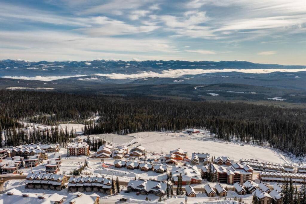 Fresh Tracks Retreat - Ski In Out Mtn View & Private Hot Tub Big White Ski Resort Экстерьер фото