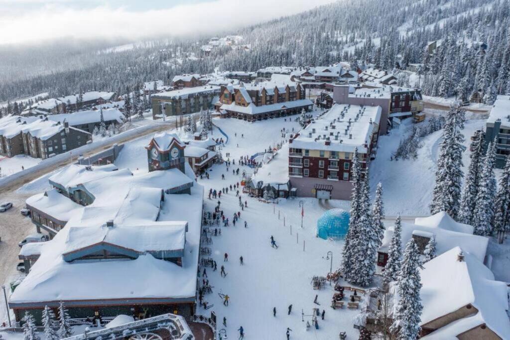 Fresh Tracks Retreat - Ski In Out Mtn View & Private Hot Tub Big White Ski Resort Экстерьер фото