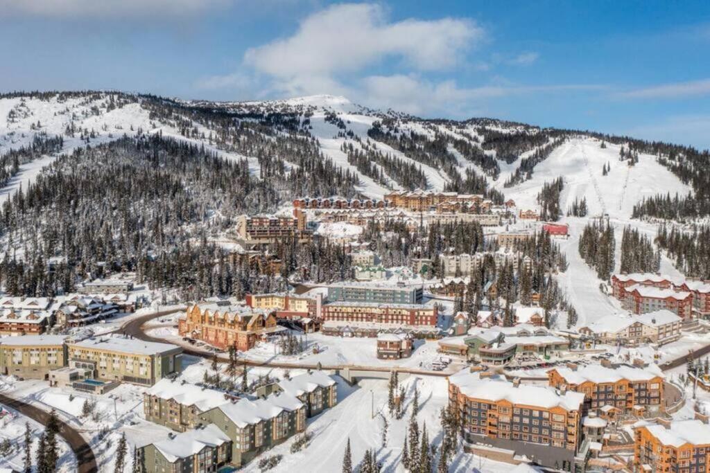 Fresh Tracks Retreat - Ski In Out Mtn View & Private Hot Tub Big White Ski Resort Экстерьер фото