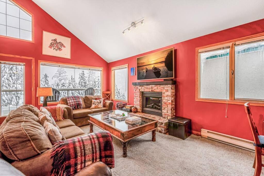 Fresh Tracks Retreat - Ski In Out Mtn View & Private Hot Tub Big White Ski Resort Экстерьер фото