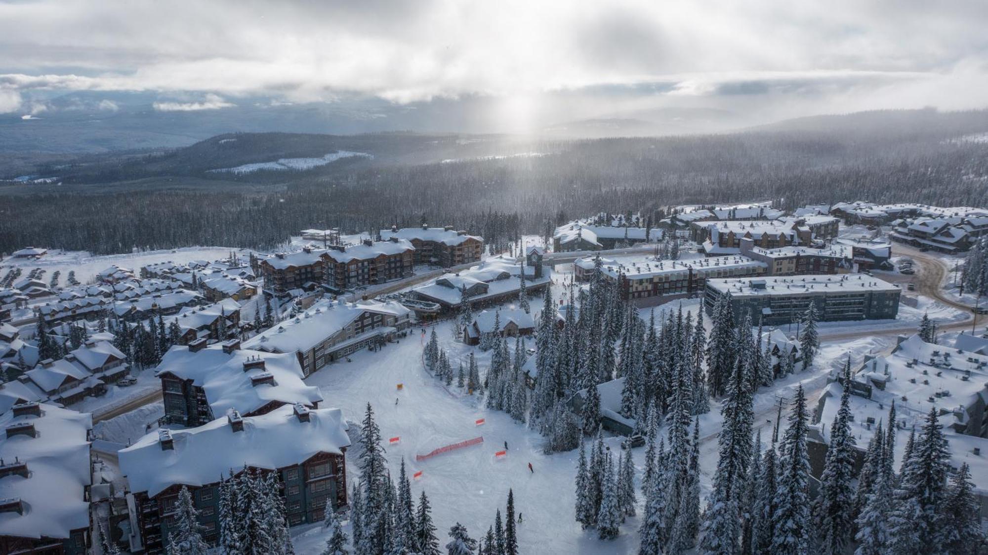 Fresh Tracks Retreat - Ski In Out Mtn View & Private Hot Tub Big White Ski Resort Экстерьер фото