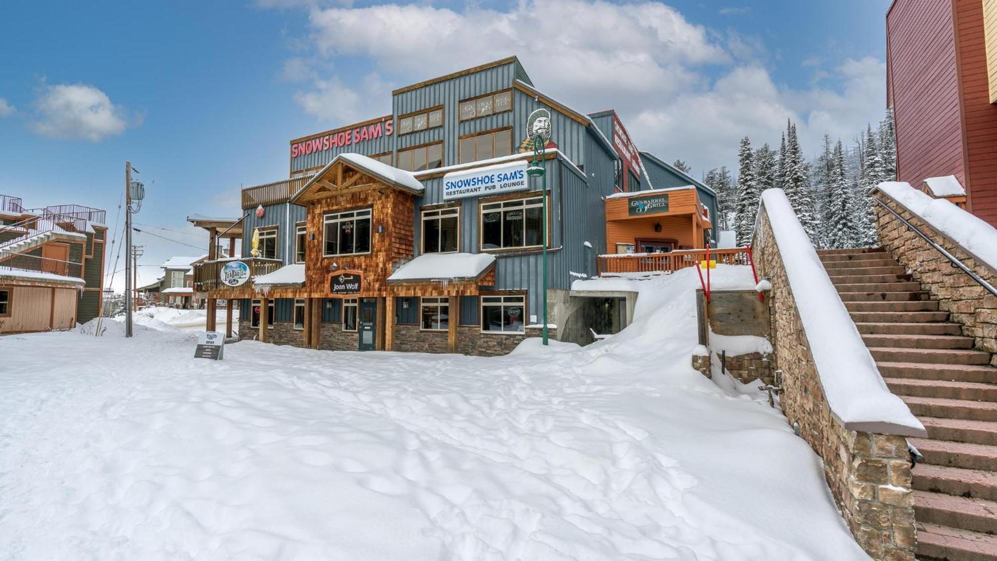 Fresh Tracks Retreat - Ski In Out Mtn View & Private Hot Tub Big White Ski Resort Экстерьер фото