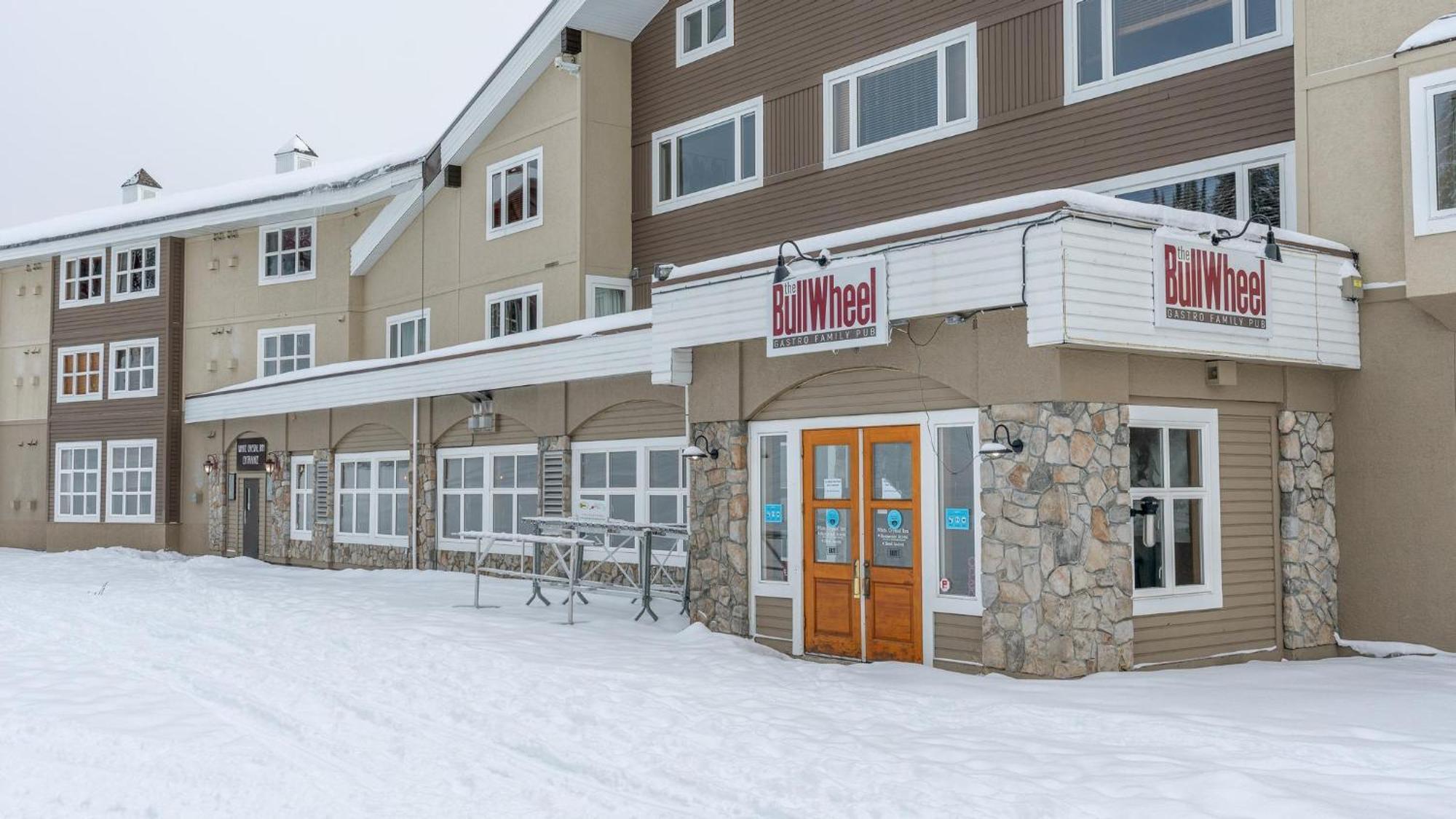 Fresh Tracks Retreat - Ski In Out Mtn View & Private Hot Tub Big White Ski Resort Экстерьер фото