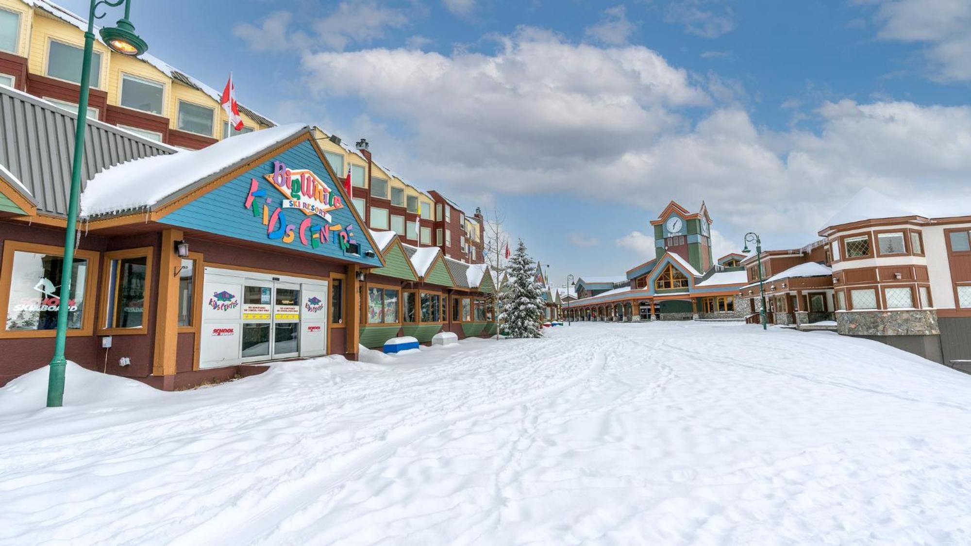 Fresh Tracks Retreat - Ski In Out Mtn View & Private Hot Tub Big White Ski Resort Экстерьер фото