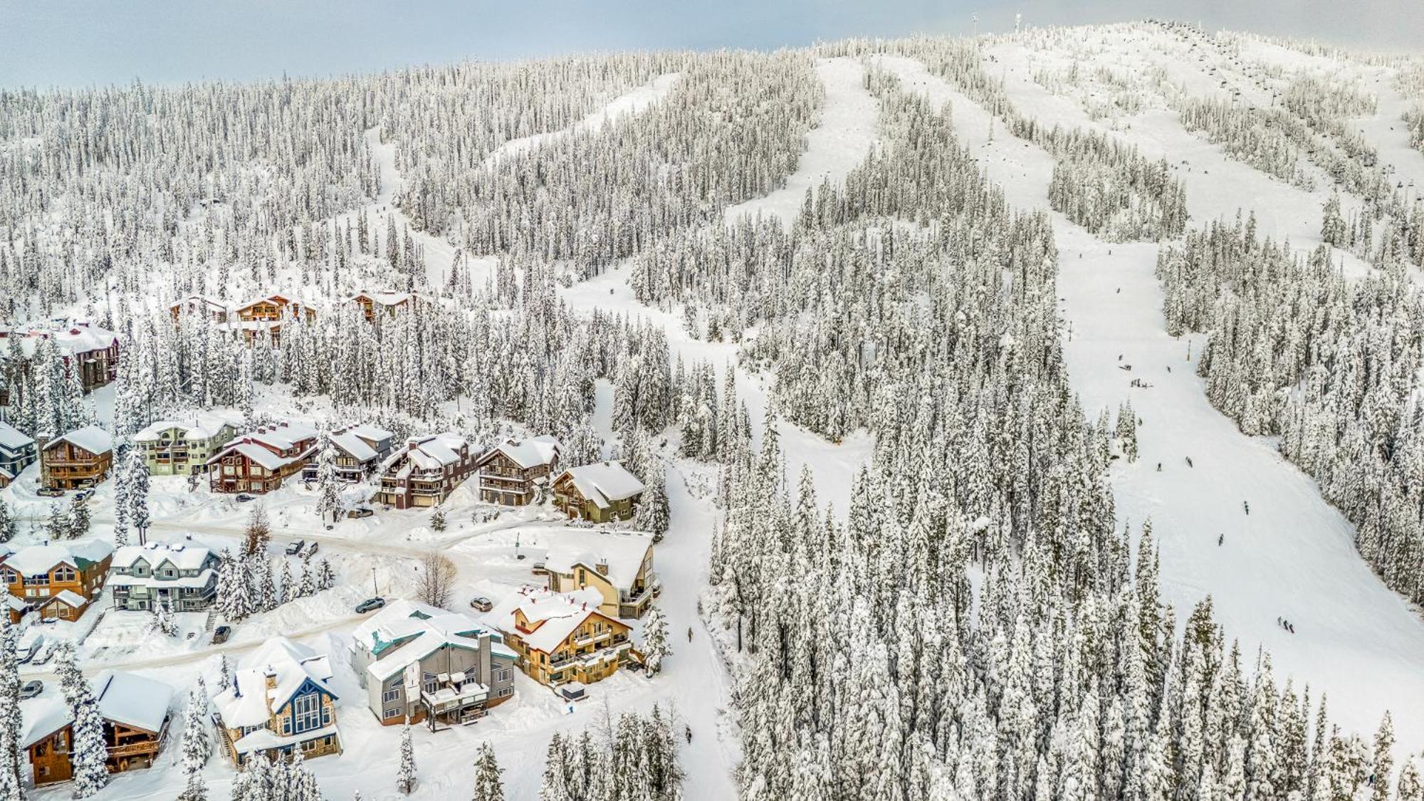 Fresh Tracks Retreat - Ski In Out Mtn View & Private Hot Tub Big White Ski Resort Экстерьер фото