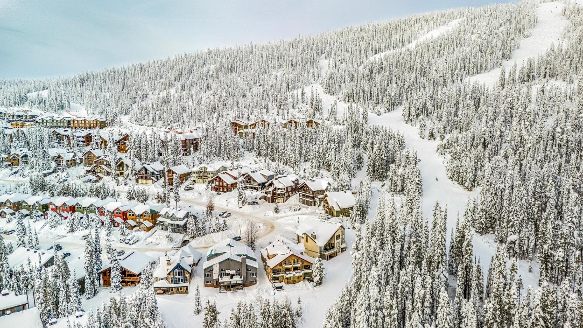 Fresh Tracks Retreat - Ski In Out Mtn View & Private Hot Tub Big White Ski Resort Экстерьер фото